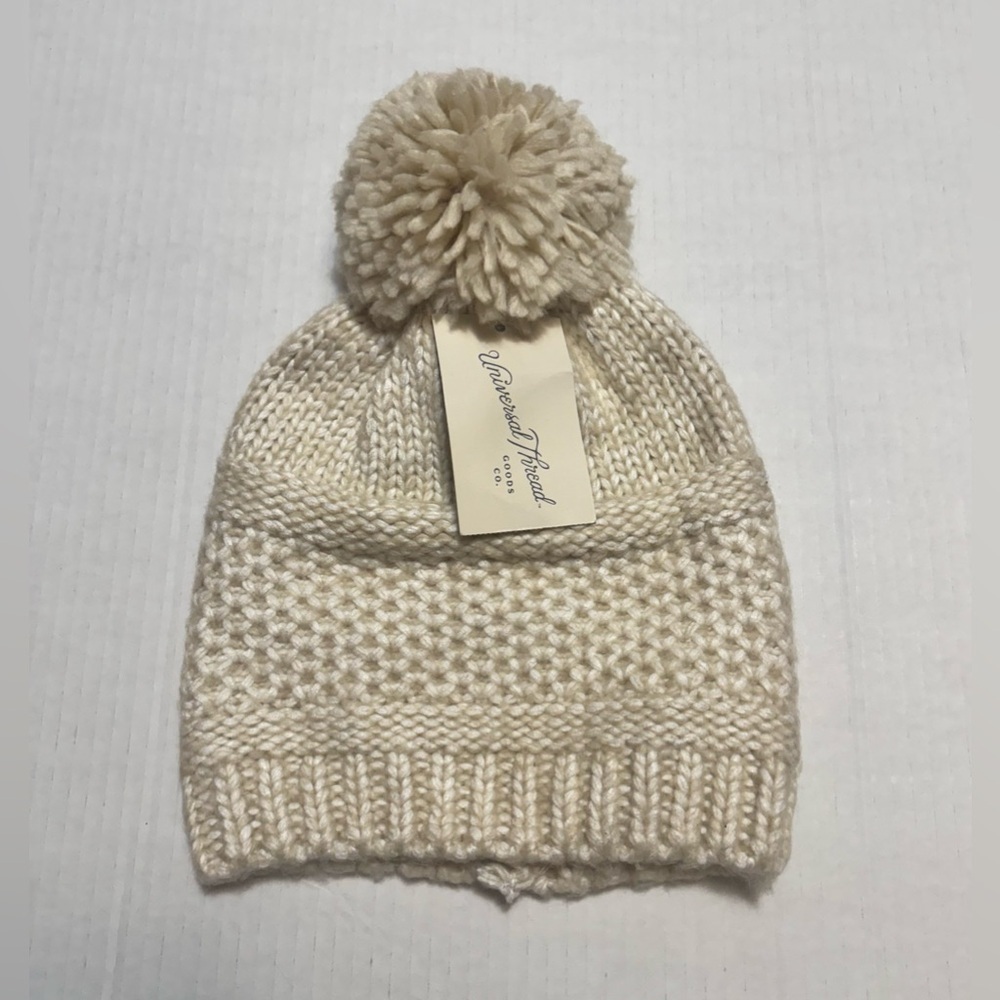 Universal thread Beanie
